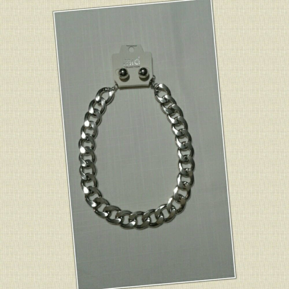 Beautiful  "20" inch  Silver Necklace
